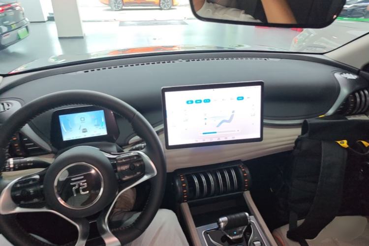 Used BYD Yuan PLUS 2024 Honor Edition 510KM Beyond Model Center Console