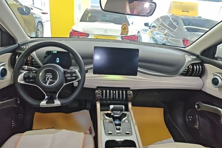 Used BYD Yuan PLUS 2024 Honor Edition 430KM Beyond Model Center Console