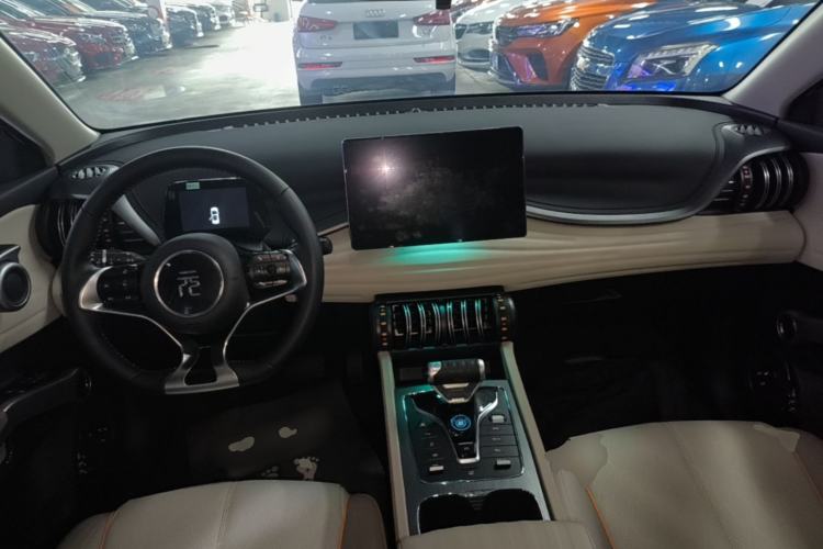 Used BYD Yuan PLUS 2024 Honor Edition 430KM Leading Model Center Console