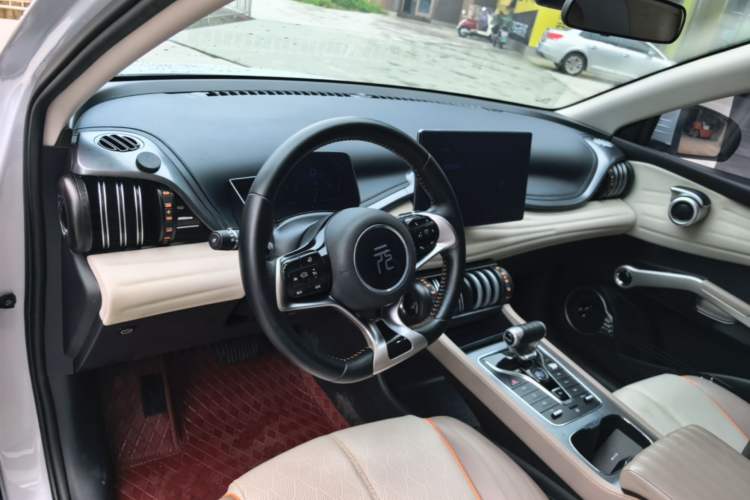 Used BYD Yuan PLUS 2024 Honor Edition 430KM Leading Model Center Console