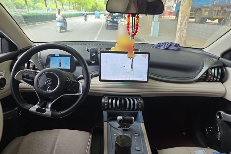 Used BYD Yuan PLUS 2024 Honor Edition 510KM Leading Model Center Console