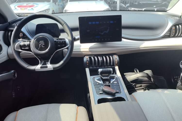 Used BYD Yuan PLUS 2024 Honor Edition 510KM Beyond Model Center Console