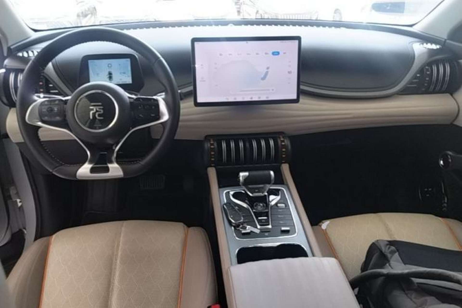 Used BYD Yuan PLUS 2024 Honor Edition 510KM Beyond Model Center Console