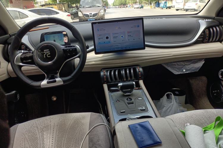 Used BYD Yuan PLUS 2024 Honor Edition 430KM Leading Model Center Console