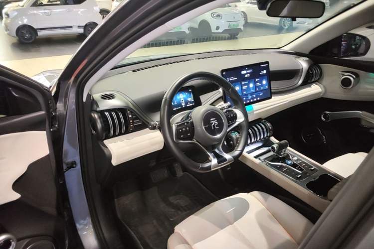 Used BYD Yuan PLUS 2024 Honor Edition 430KM Leading Model Center Console