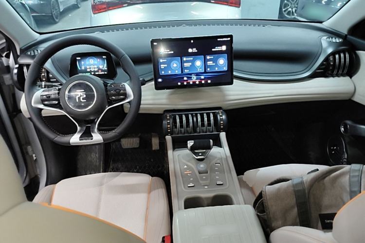 Used BYD Yuan PLUS 2024 Honor Edition 510KM Leading Model Center Console