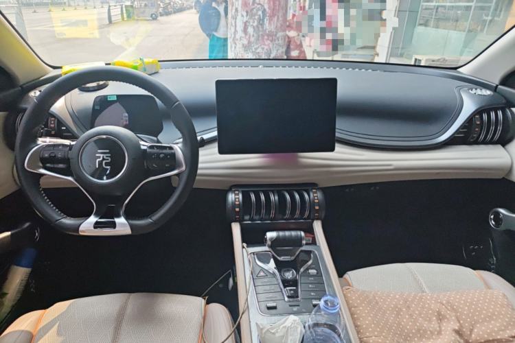 Used BYD Yuan PLUS 2024 Honor Edition 510KM Leading Model Center Console