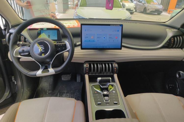 Used BYD Yuan PLUS 2024 Honor Edition 430KM Leading Model Center Console