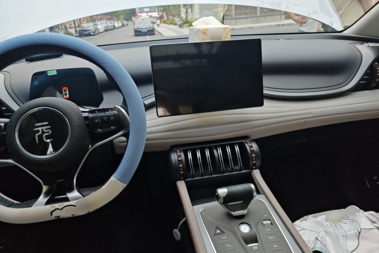 Used BYD Yuan PLUS 2024 Honor Edition 510KM Beyond Model Center Console