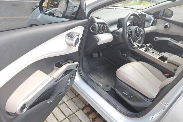Used BYD Yuan PLUS 2024 Honor Edition 510KM Beyond Model Driver Seat