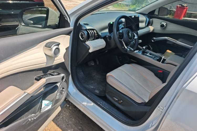 Used BYD Yuan PLUS 2024 Honor Edition 430KM Leading Model Driver Seat