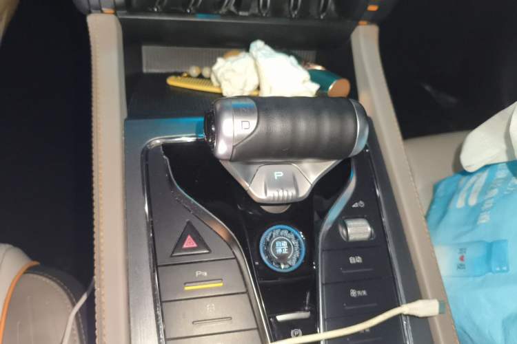 Used BYD Yuan PLUS 2024 Honor Edition 430KM Leading Model Gear Lever
