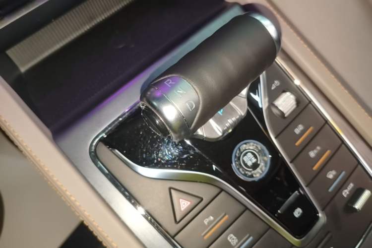 Used BYD Yuan PLUS 2024 Honor Edition 430KM Leading Model Gear Lever