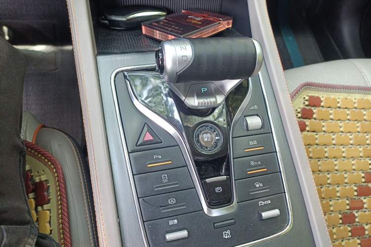 Used BYD Yuan PLUS 2024 Honor Edition 510KM Leading Model Gear Lever