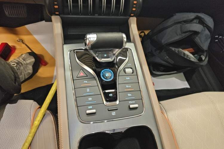 Used BYD Yuan PLUS 2024 Honor Edition 430KM Beyond Model Gear Lever