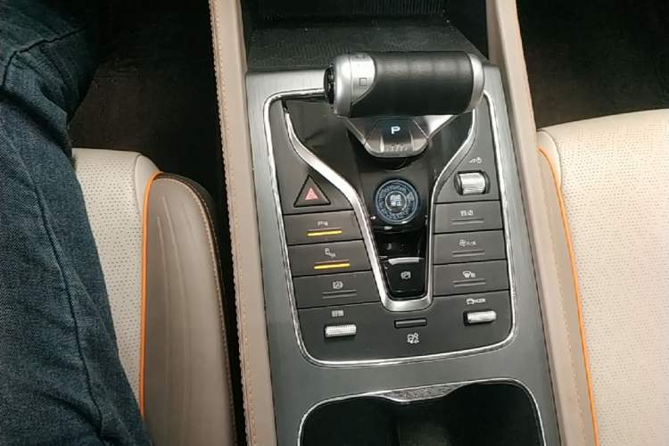 Used BYD Yuan PLUS 2024 Honor Edition 510KM Beyond Model Gear Lever
