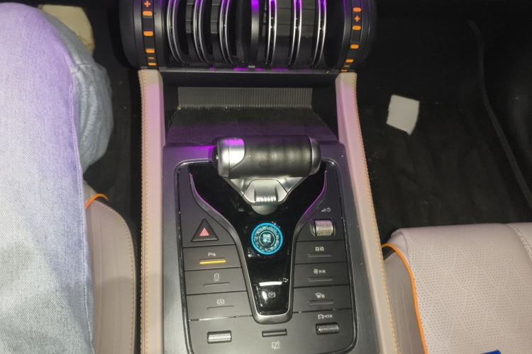 Used BYD Yuan PLUS 2024 Honor Edition 430KM Beyond Model Gear Lever
