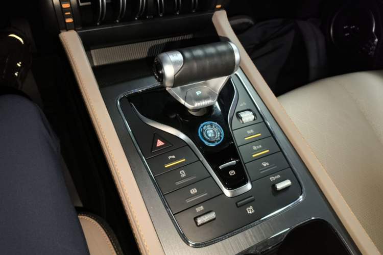 Used BYD Yuan PLUS 2024 Honor Edition 430KM Leading Model Gear Lever