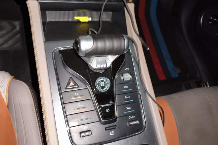 Used BYD Yuan PLUS 2024 Honor Edition 510KM Beyond Model Gear Lever