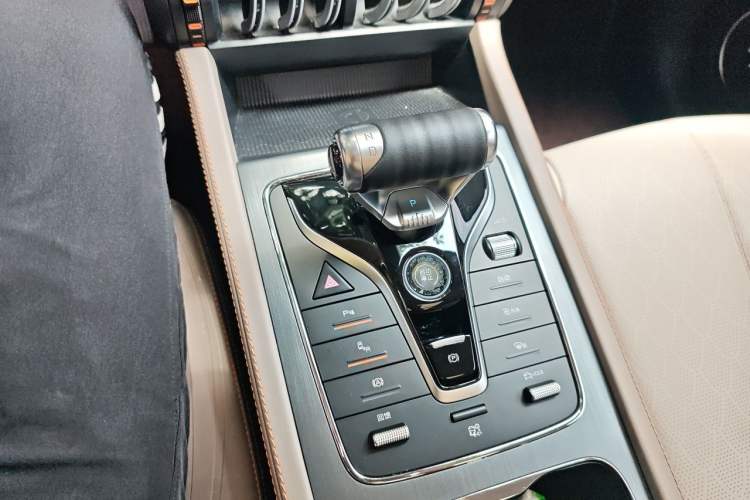 Used BYD Yuan PLUS 2024 Honor Edition 510KM Beyond Model Gear Lever