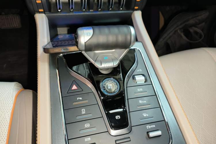 Used BYD Yuan PLUS 2024 Honor Edition 510KM Leading Model Gear Lever