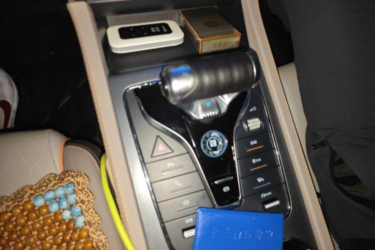 Used BYD Yuan PLUS 2024 Honor Edition 510KM Beyond Model Gear Lever