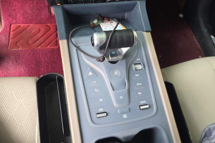 Used BYD Yuan PLUS 2024 Honor Edition 510KM Leading Model Gear Lever