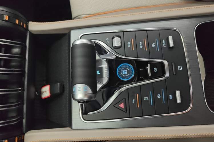 Used BYD Yuan PLUS 2024 Honor Edition 430KM Beyond Model Gear Lever