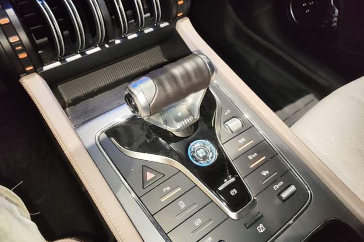Used BYD Yuan PLUS 2024 Honor Edition 430KM Leading Model Gear Lever