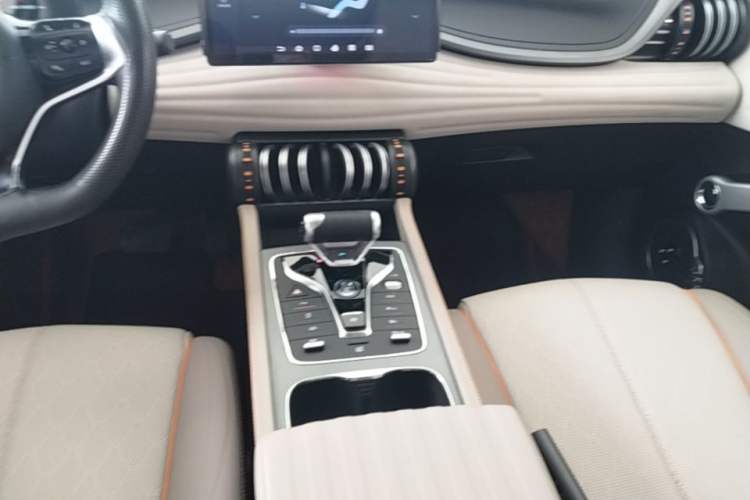 Used BYD Yuan PLUS 2024 Honor Edition 430KM Beyond Model Gear Lever