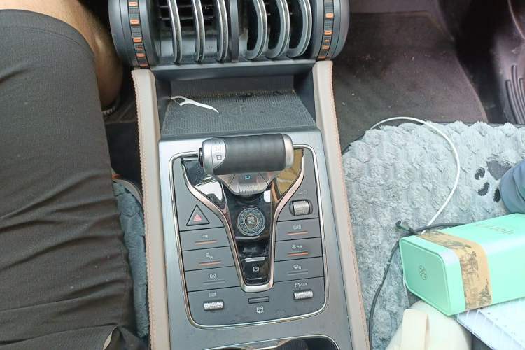 Used BYD Yuan PLUS 2024 Honor Edition 510KM Beyond Model Gear Lever