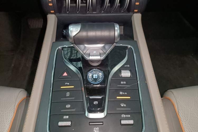 Used BYD Yuan PLUS 2024 Honor Edition 430KM Beyond Model Gear Lever