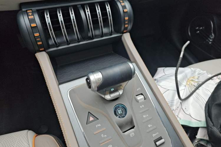 Used BYD Yuan PLUS 2024 Honor Edition 510KM Beyond Model Gear Lever