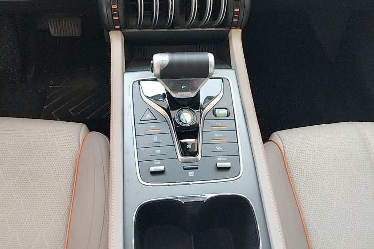 Used BYD Yuan PLUS 2024 Honor Edition 430KM Leading Model Gear Lever