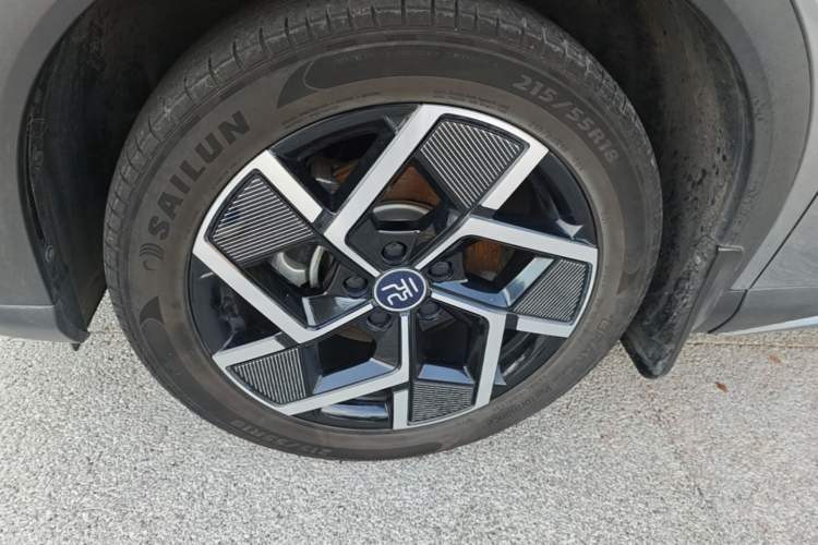Used BYD Yuan PLUS 2024 Honor Edition 510KM Beyond Model Left Front Wheel Hub