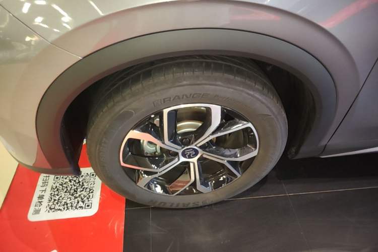 Used BYD Yuan PLUS 2024 Honor Edition 430KM Leading Model Left Front Wheel Hub