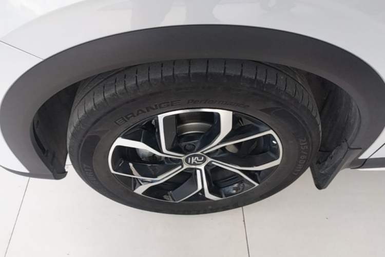 Used BYD Yuan PLUS 2024 Honor Edition 430KM Beyond Model Left Front Wheel Hub