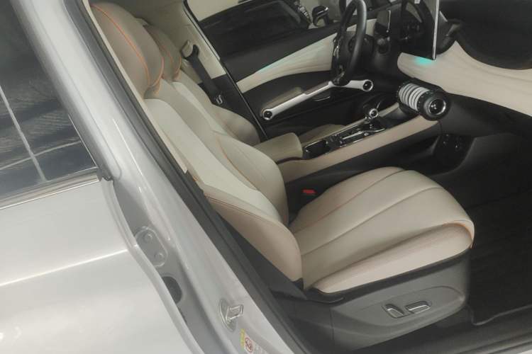 Used BYD Yuan PLUS 2024 Honor Edition 510KM Beyond Model Right Front Seat