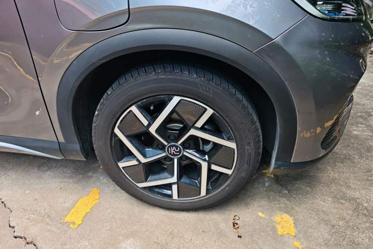 Used BYD Yuan PLUS 2024 Honor Edition 510KM Beyond Model Right Front Wheel Hub