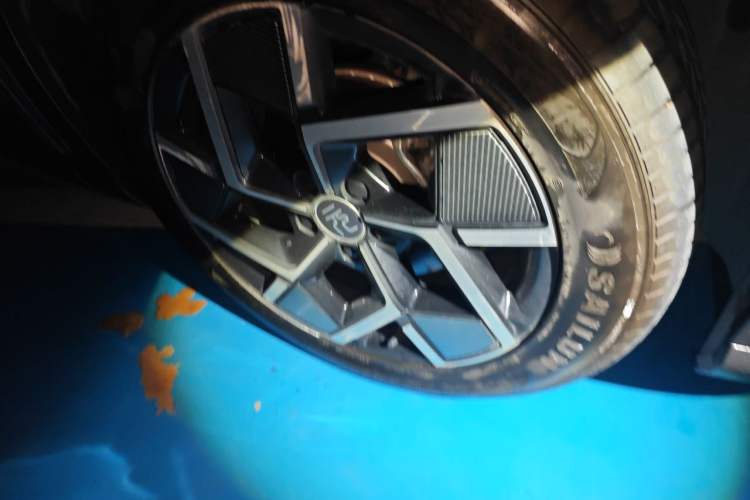 Used BYD Yuan PLUS 2024 Honor Edition 510KM Beyond Model Right Front Wheel Hub