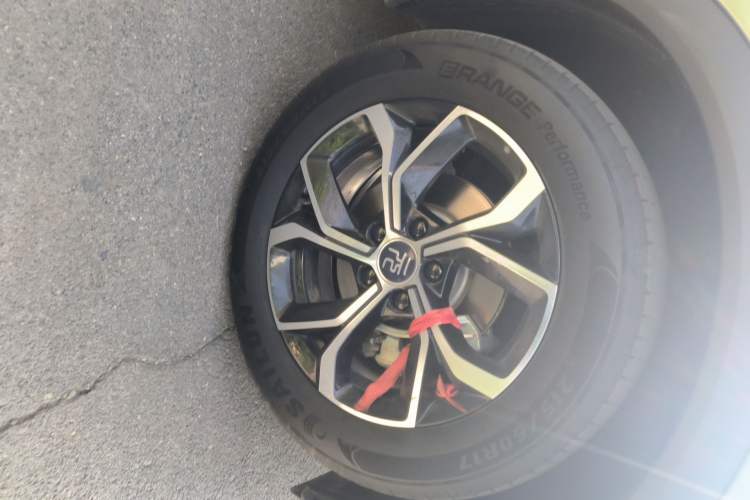Used BYD Yuan PLUS 2024 Honor Edition 430KM Beyond Model Right Front Wheel Hub