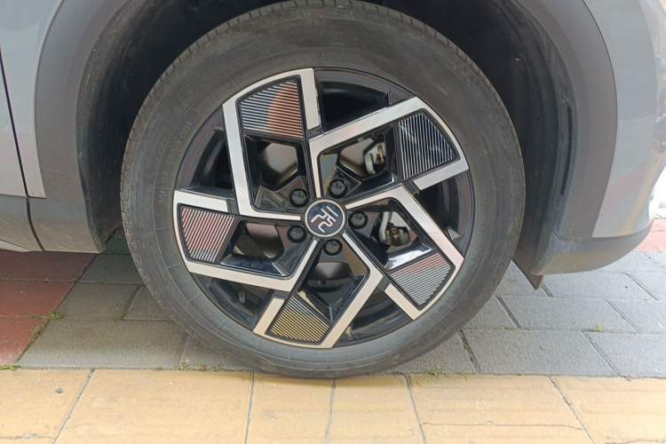 Used BYD Yuan PLUS 2024 Honor Edition 510KM Beyond Model Right Front Wheel Hub