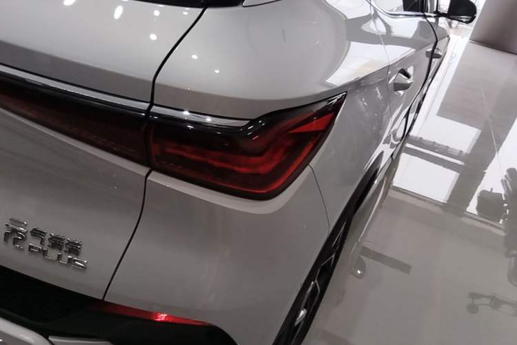 Used BYD Yuan PLUS 2024 Honor Edition 510KM Excellence Model Right Rear Taillight