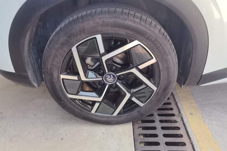 Used BYD Yuan PLUS 2024 Honor Edition 510KM Beyond Model Right Rear Wheel Hub