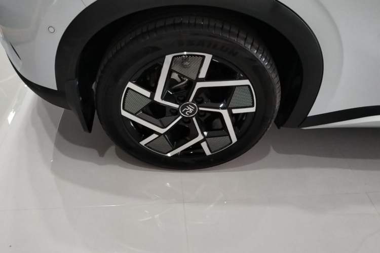 Used BYD Yuan PLUS 2024 Honor Edition 510KM Excellence Model Right Rear Wheel Hub