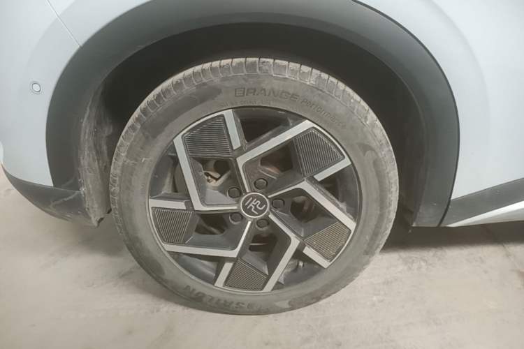 Used BYD Yuan PLUS 2024 Honor Edition 510KM Excellence Model Right Rear Wheel Hub