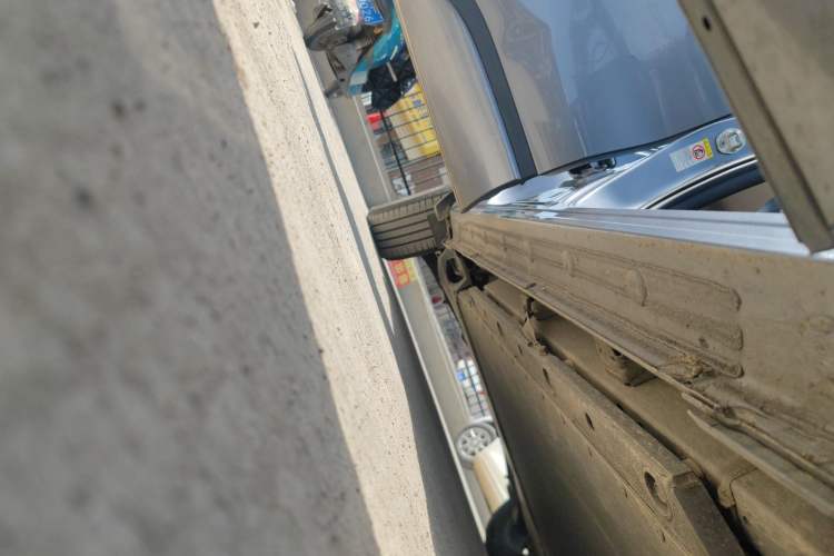 Used BYD Yuan PLUS 2024 Honor Edition 430KM Leading Model Right Side Sill