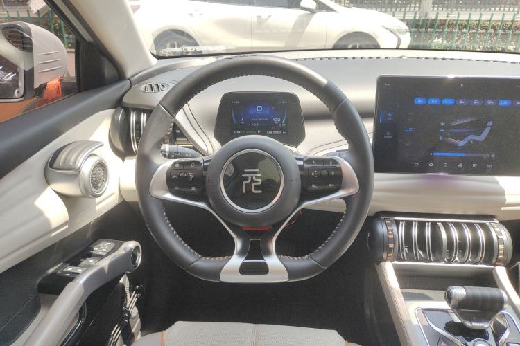 Used BYD Yuan PLUS 2024 Honor Edition 430KM Beyond Model Steering Wheel
