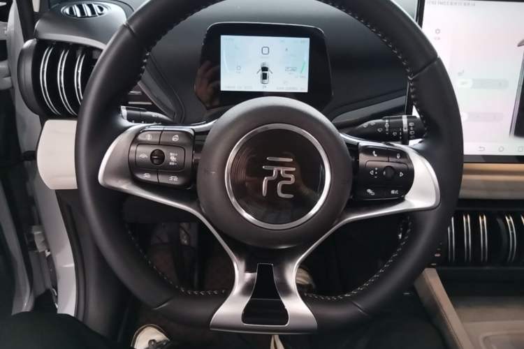 Used BYD Yuan PLUS 2024 Honor Edition 510KM Excellence Model Steering Wheel