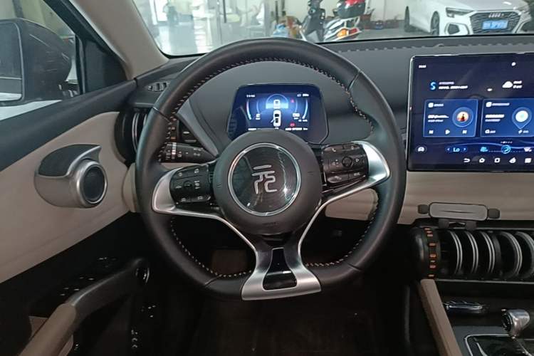 Used BYD Yuan PLUS 2024 Honor Edition 430KM Beyond Model Steering Wheel